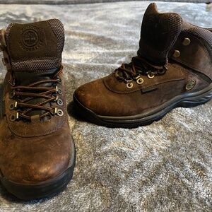 Women's White Ledge Waterproof Mid Hiker Boots